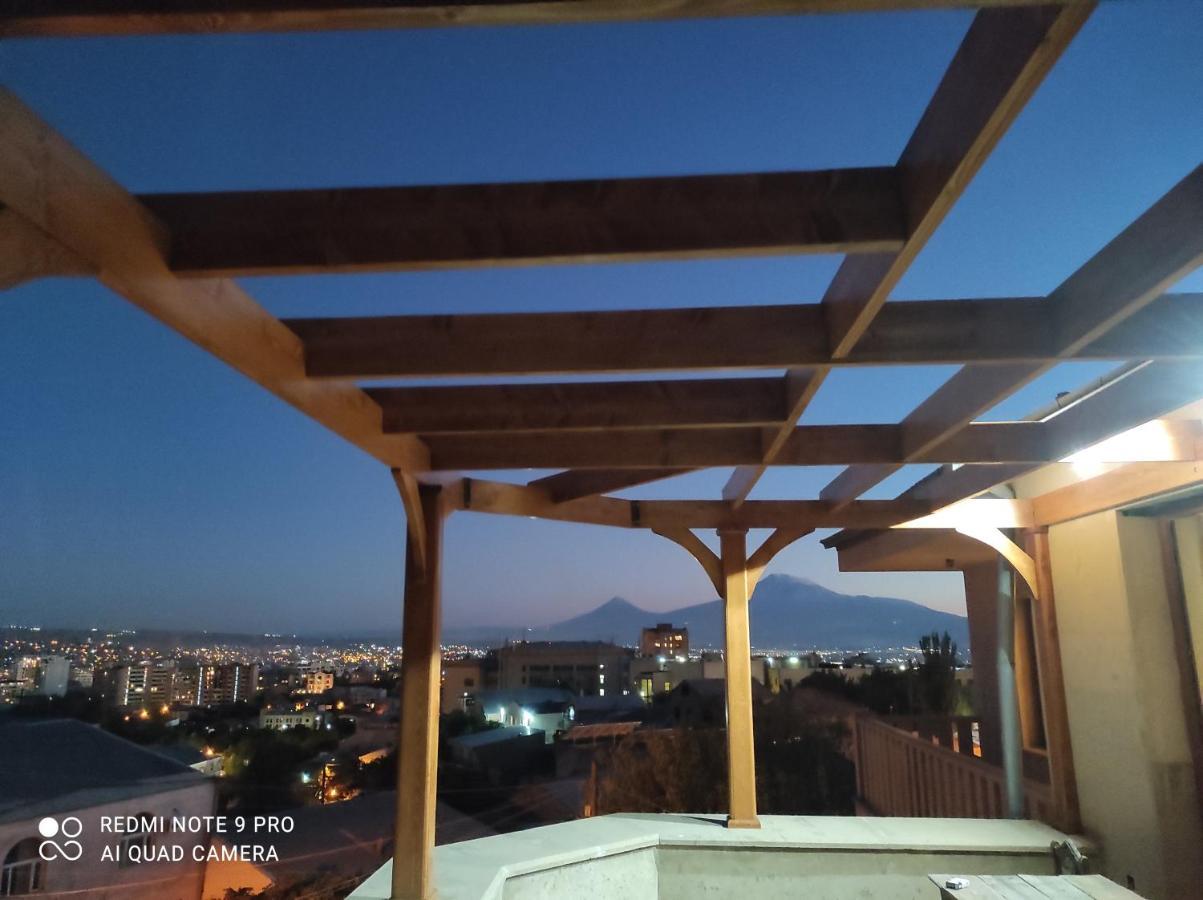 Homestay At City Center Yerevan Exterior photo