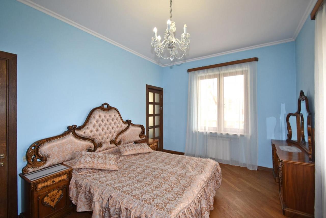 Homestay At City Center Yerevan Exterior photo