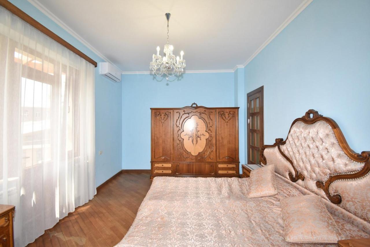 Homestay At City Center Yerevan Exterior photo