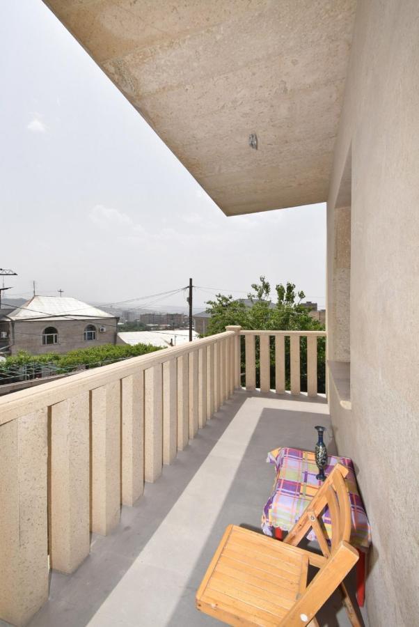 Homestay At City Center Yerevan Exterior photo