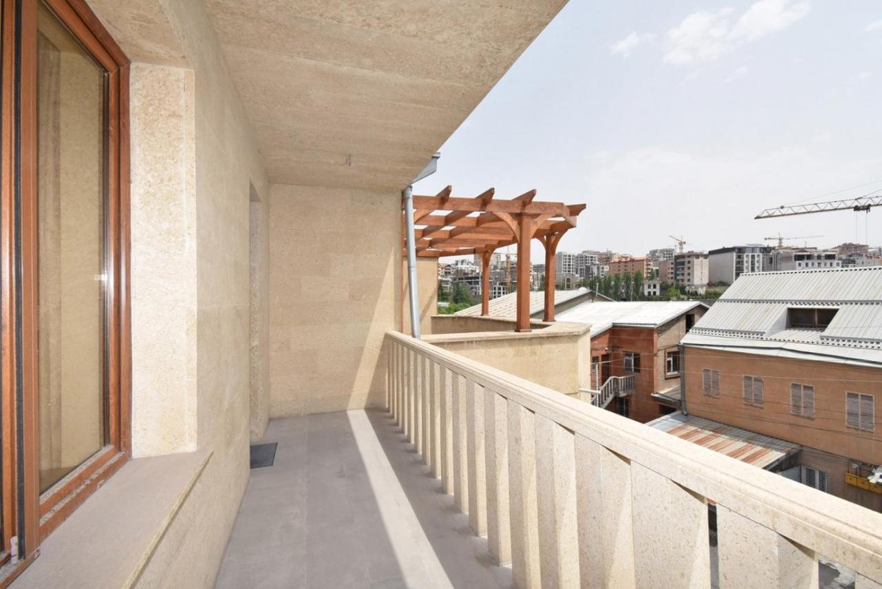 Homestay At City Center Yerevan Exterior photo