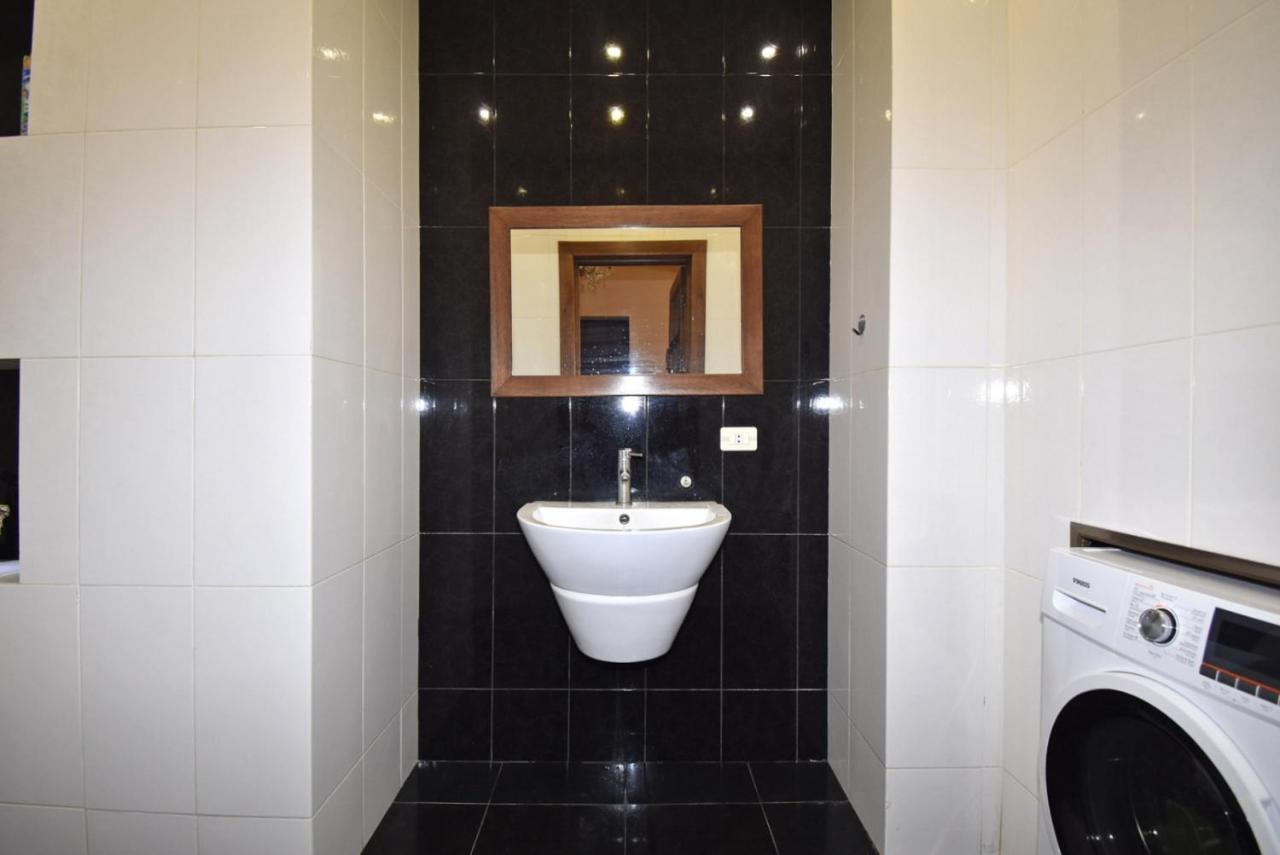 Homestay At City Center Yerevan Exterior photo