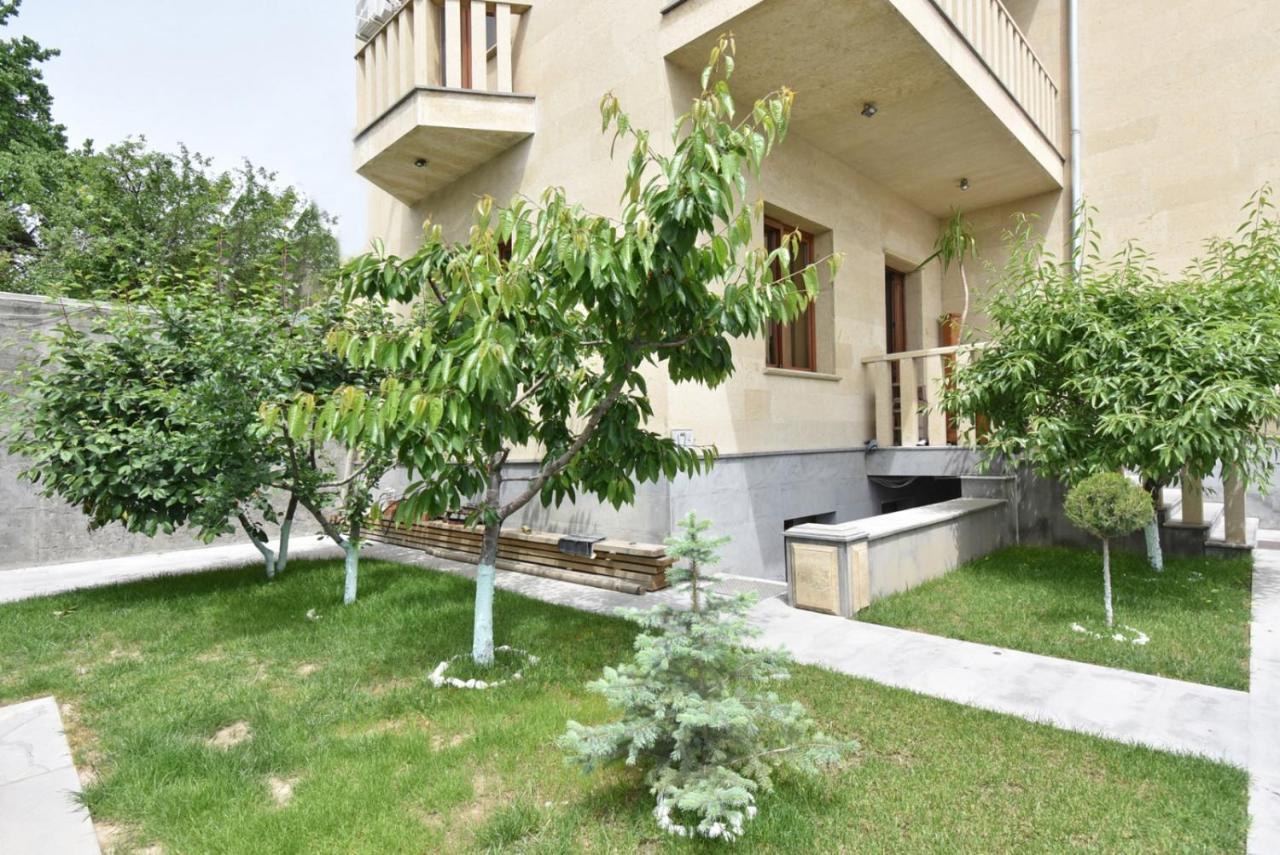 Homestay At City Center Yerevan Exterior photo